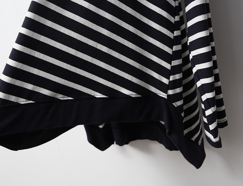 ラウンドネックルーズアンバランス長袖ボーダーTシャツ | 詳細画像18