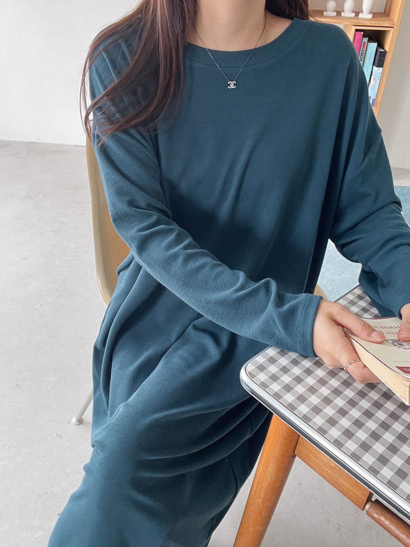 ラウンドネックボクシーロング長袖無地ワンピース | 詳細画像20