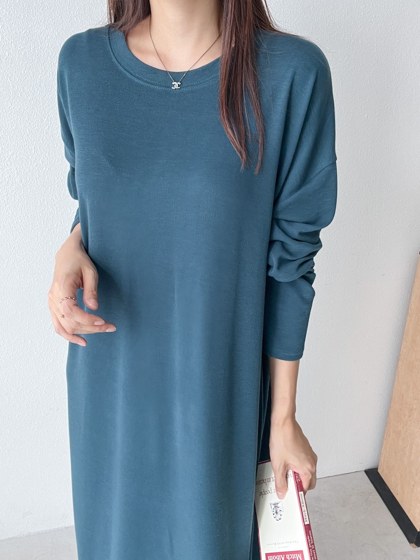 ラウンドネックボクシーロング長袖無地ワンピース | 詳細画像23