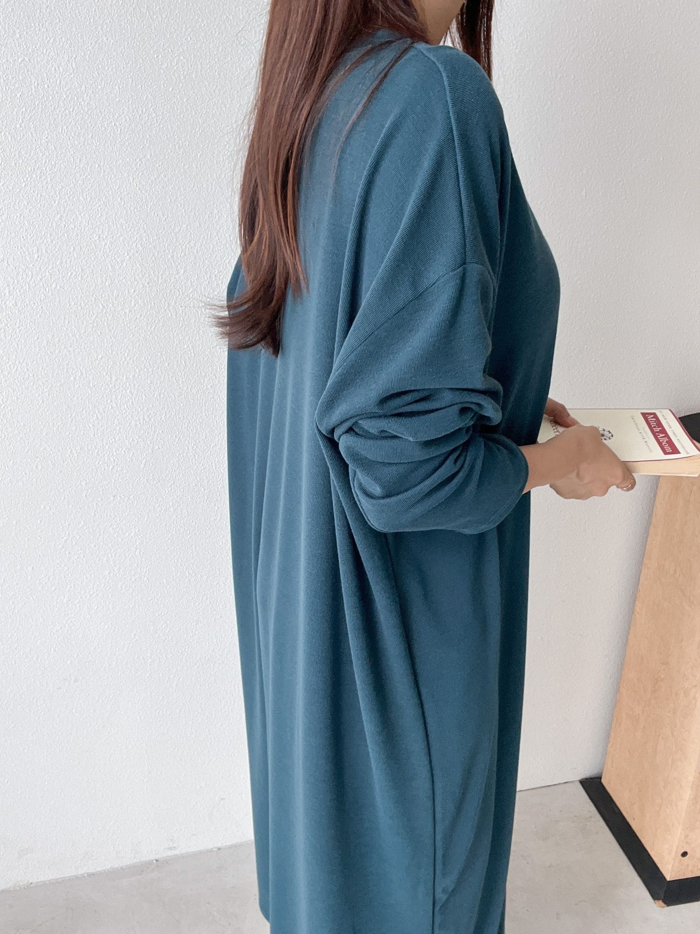 ラウンドネックボクシーロング長袖無地ワンピース | 詳細画像25