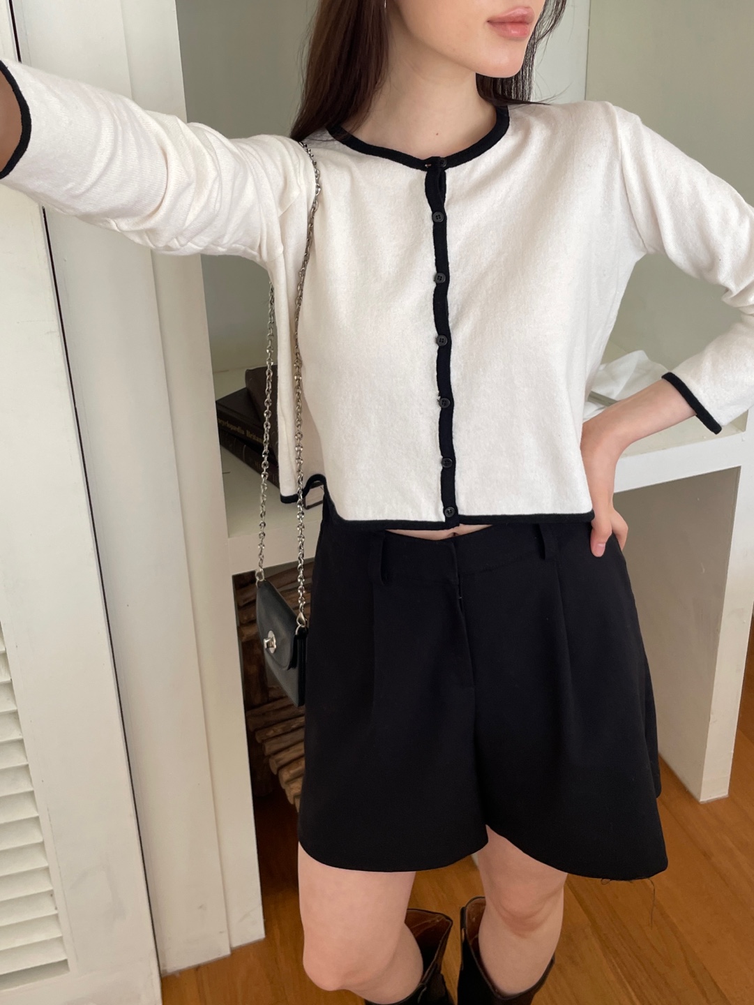 ボタンラウンドネッククロップドルーズ長袖配色ラインカーディガン | 詳細画像4