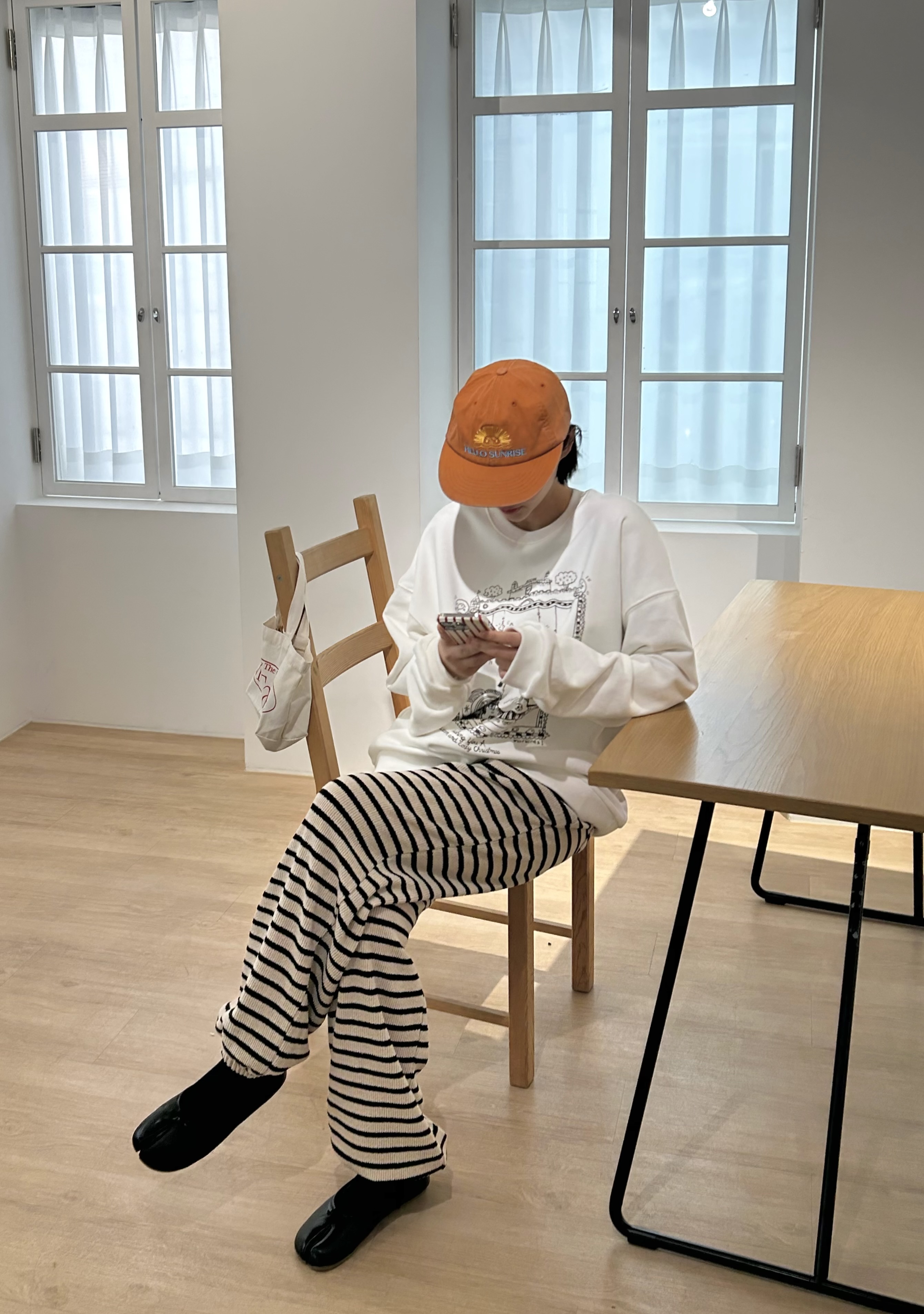 ラウンドネックオーバーサイズルーズ長袖ハーフドロップショルダープリントスウェット | 詳細画像6