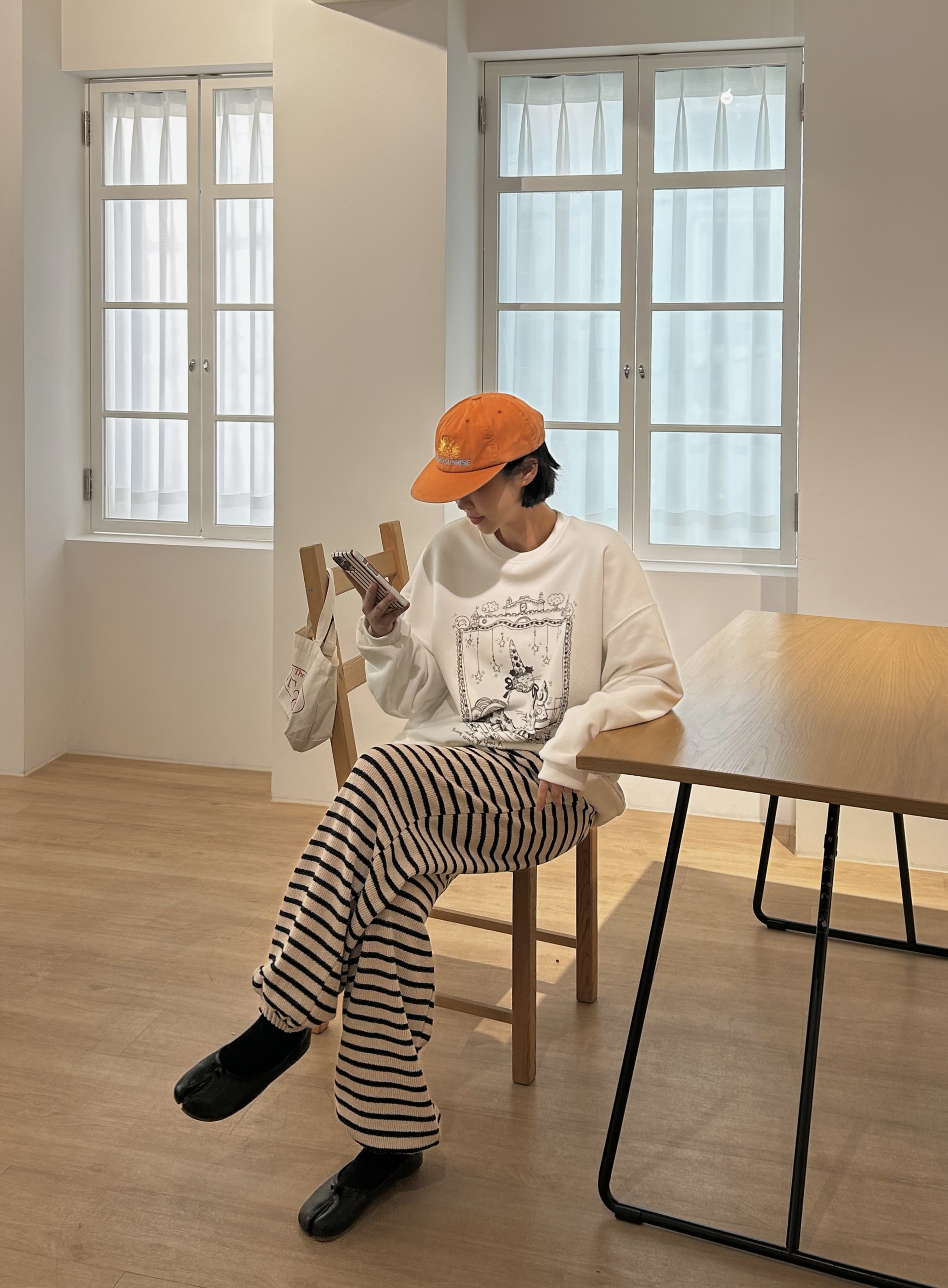 ラウンドネックオーバーサイズルーズ長袖ハーフドロップショルダープリントスウェット | 詳細画像5