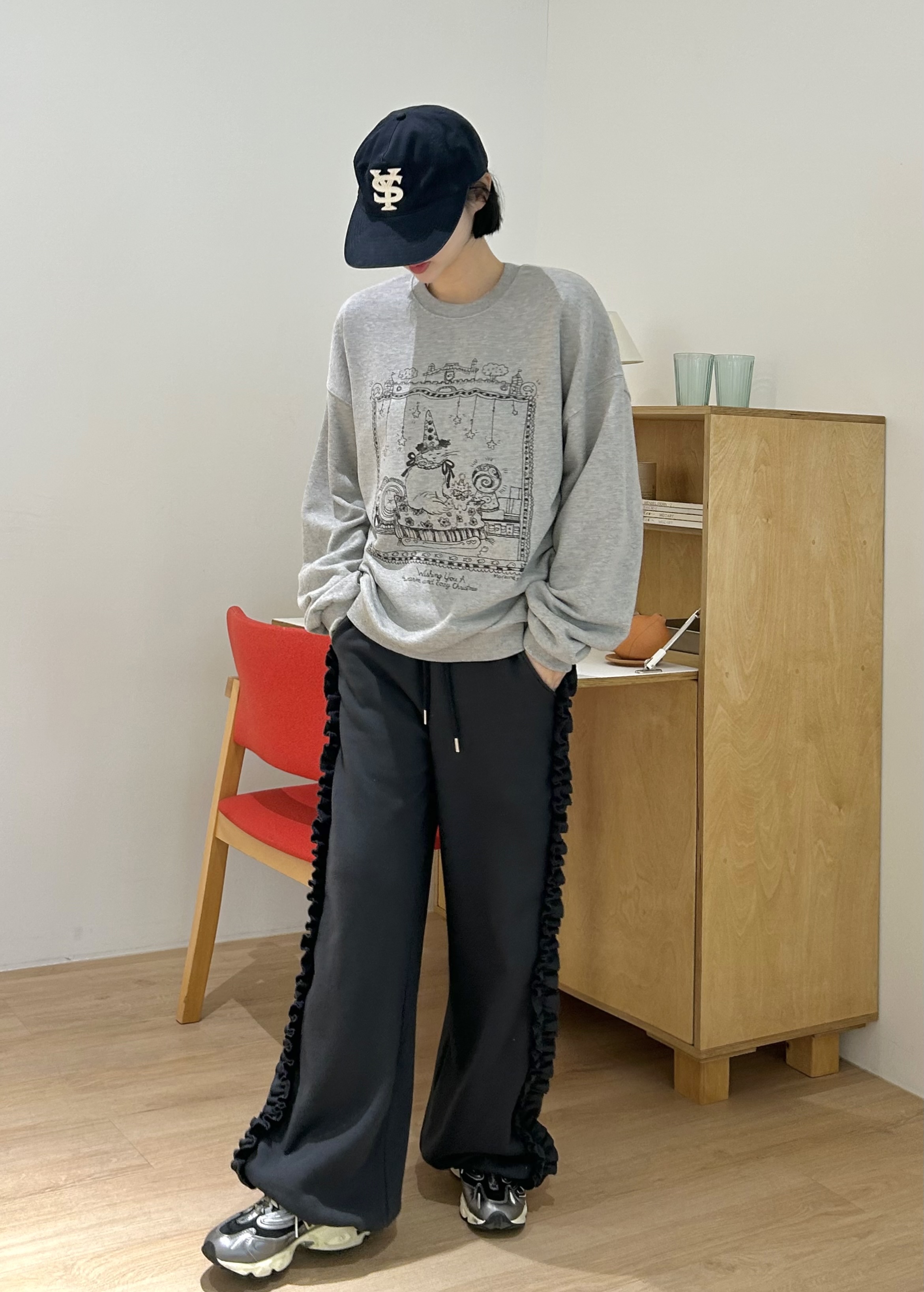 ラウンドネックオーバーサイズルーズ長袖ハーフドロップショルダープリントスウェット | 詳細画像9