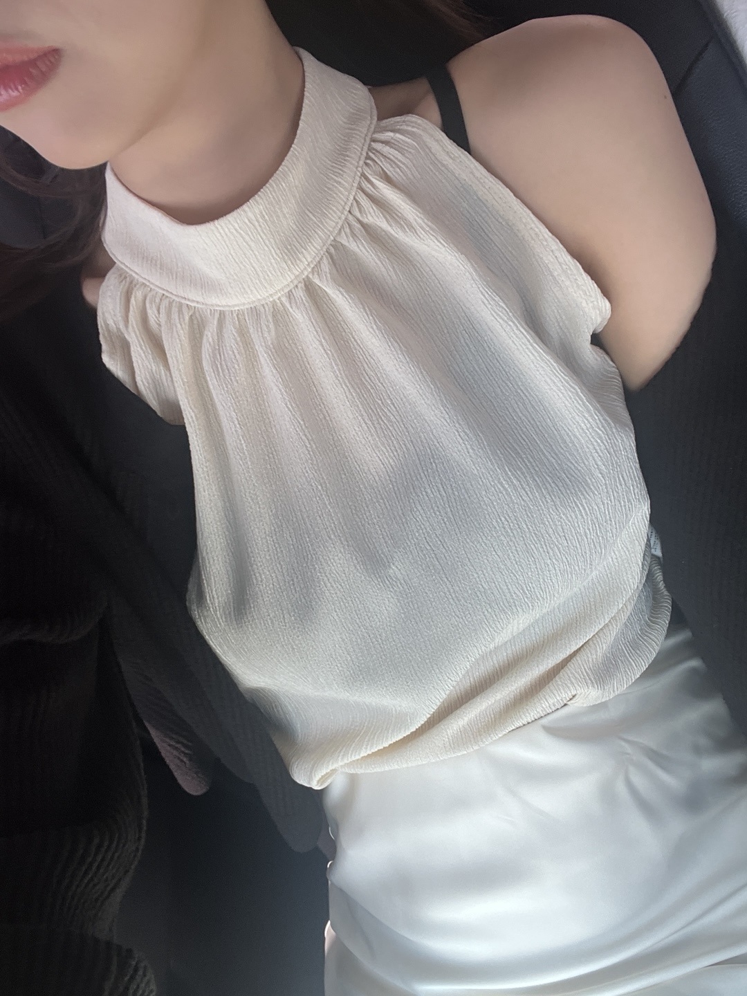 ホルターネックリンクル後ボタン無地ノースリブラウス | 詳細画像3