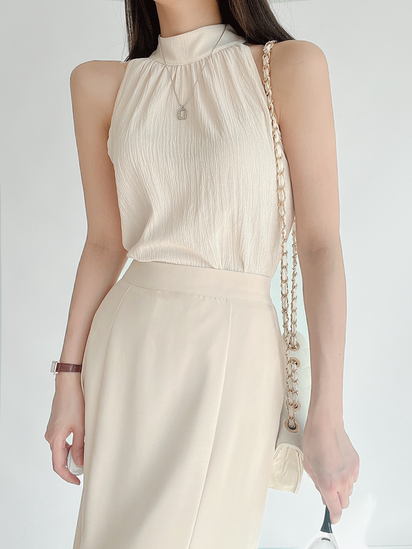ホルターネックリンクル後ボタン無地ノースリブラウス | 詳細画像7
