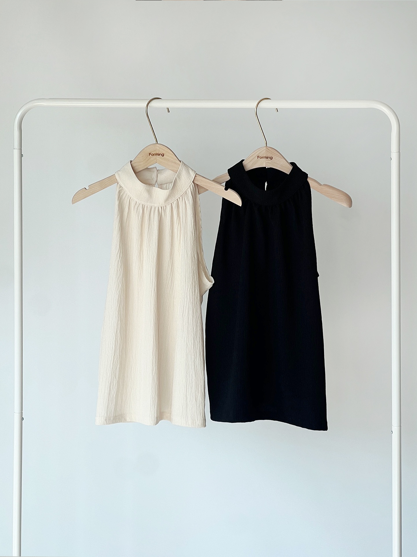 ホルターネックリンクル後ボタン無地ノースリブラウス | 詳細画像12