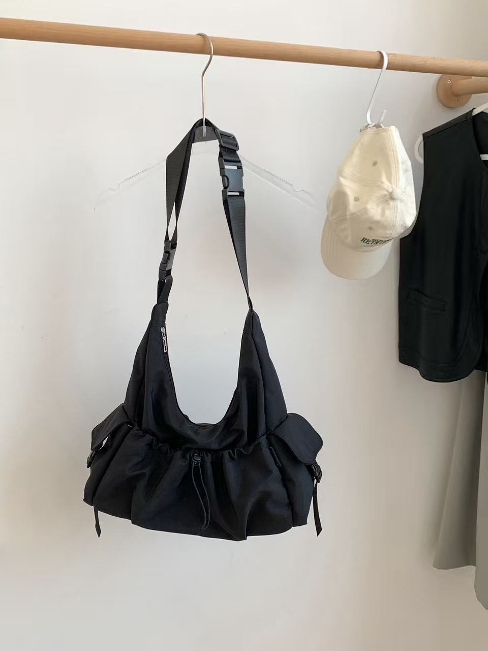 ジップアップバックルポケットドローコード無地ショルダーバッグ | 詳細画像11