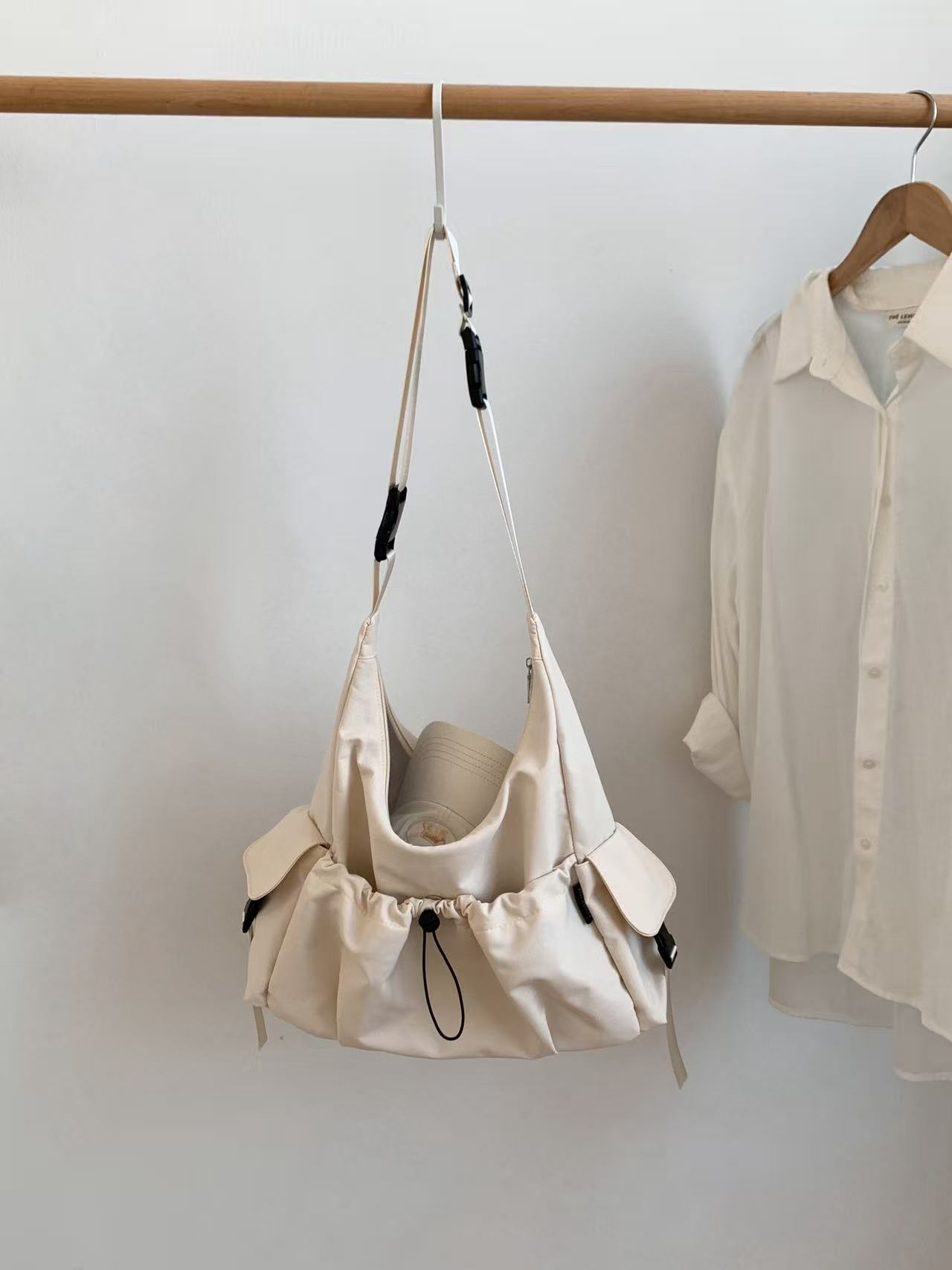 ジップアップバックルポケットドローコード無地ショルダーバッグ | 詳細画像12