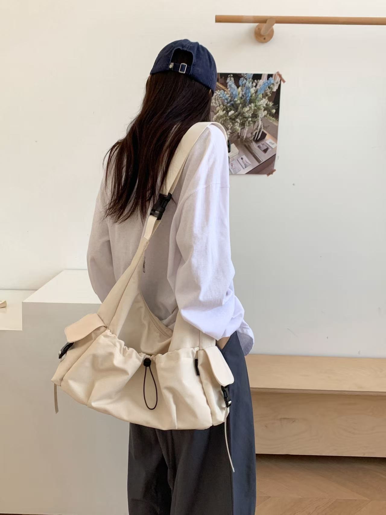 ジップアップバックルポケットドローコード無地ショルダーバッグ | 詳細画像3