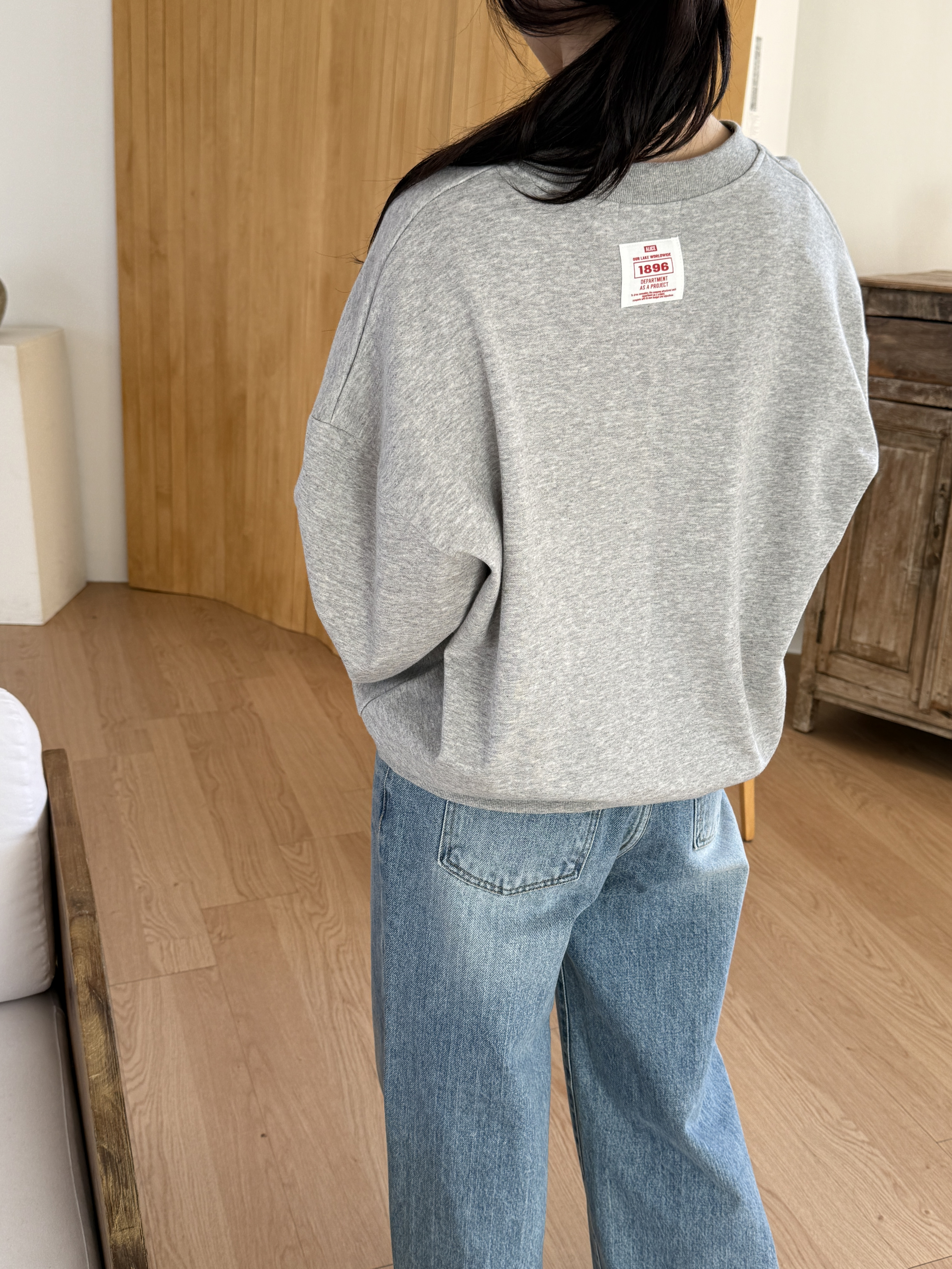 ラウンドネックベーシック長袖ラベルスウェット | 詳細画像9