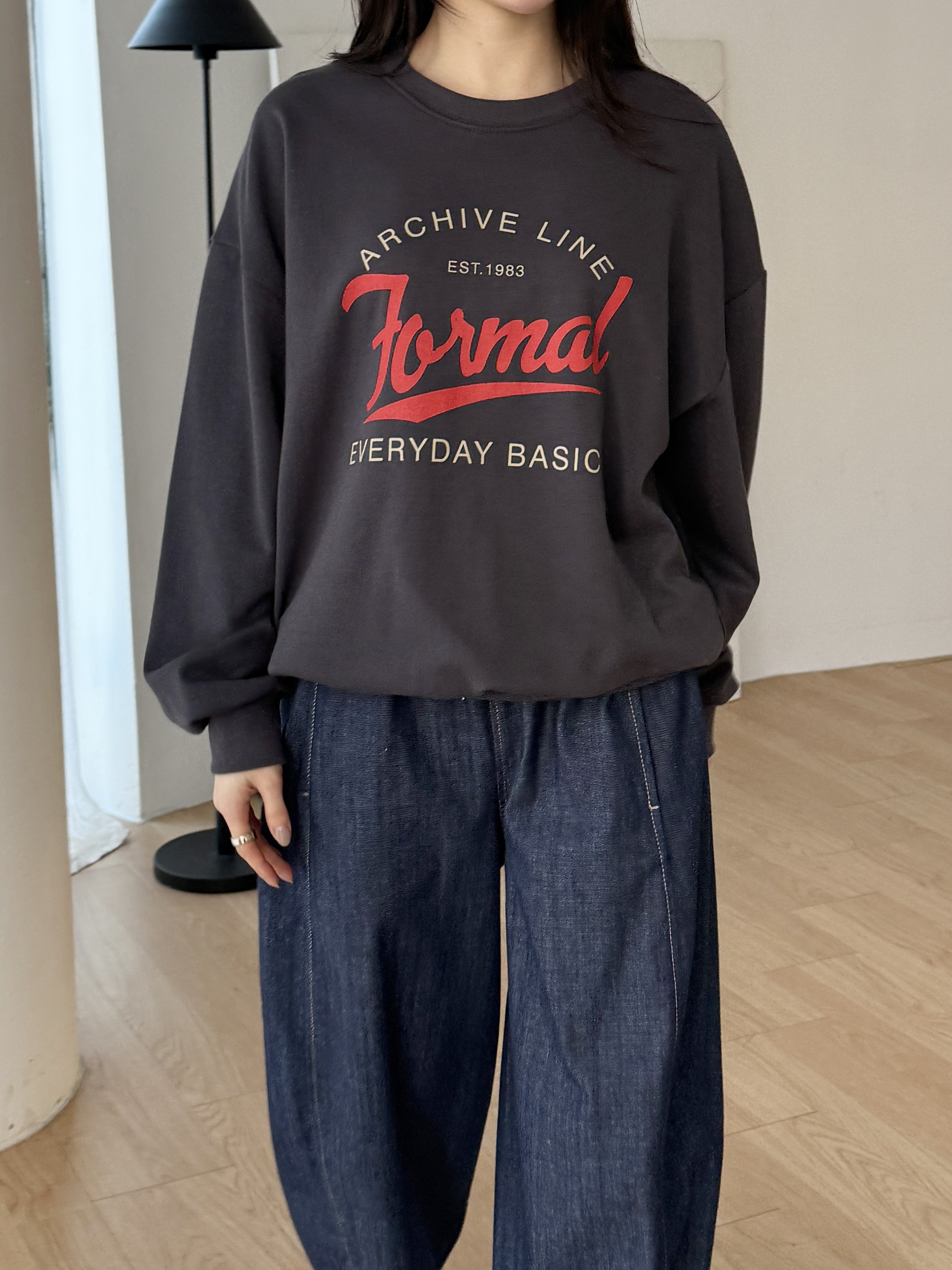 ラウンドネックルーズ長袖ロゴスウェット | 詳細画像3