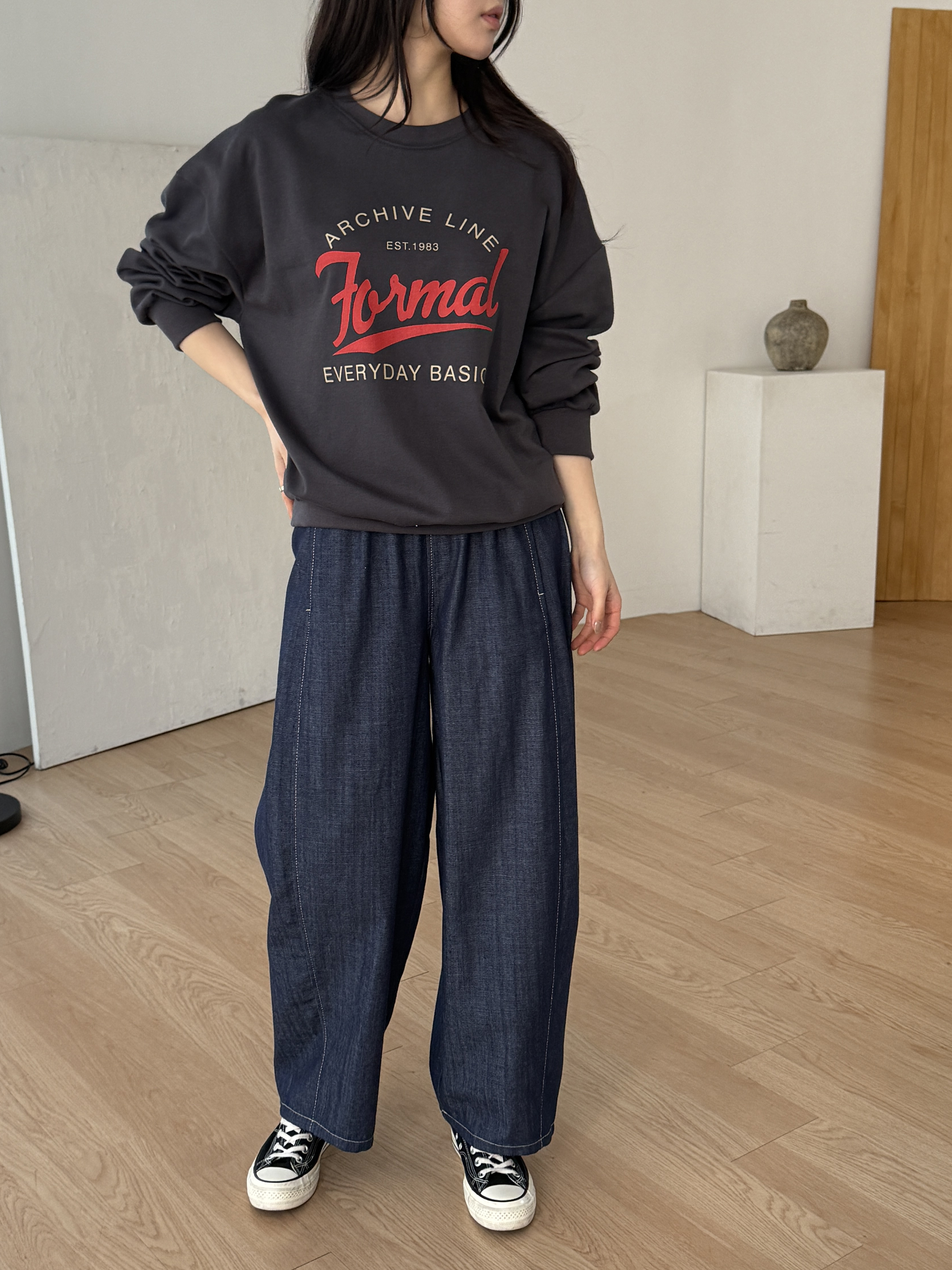 ラウンドネックルーズ長袖ロゴスウェット | 詳細画像5