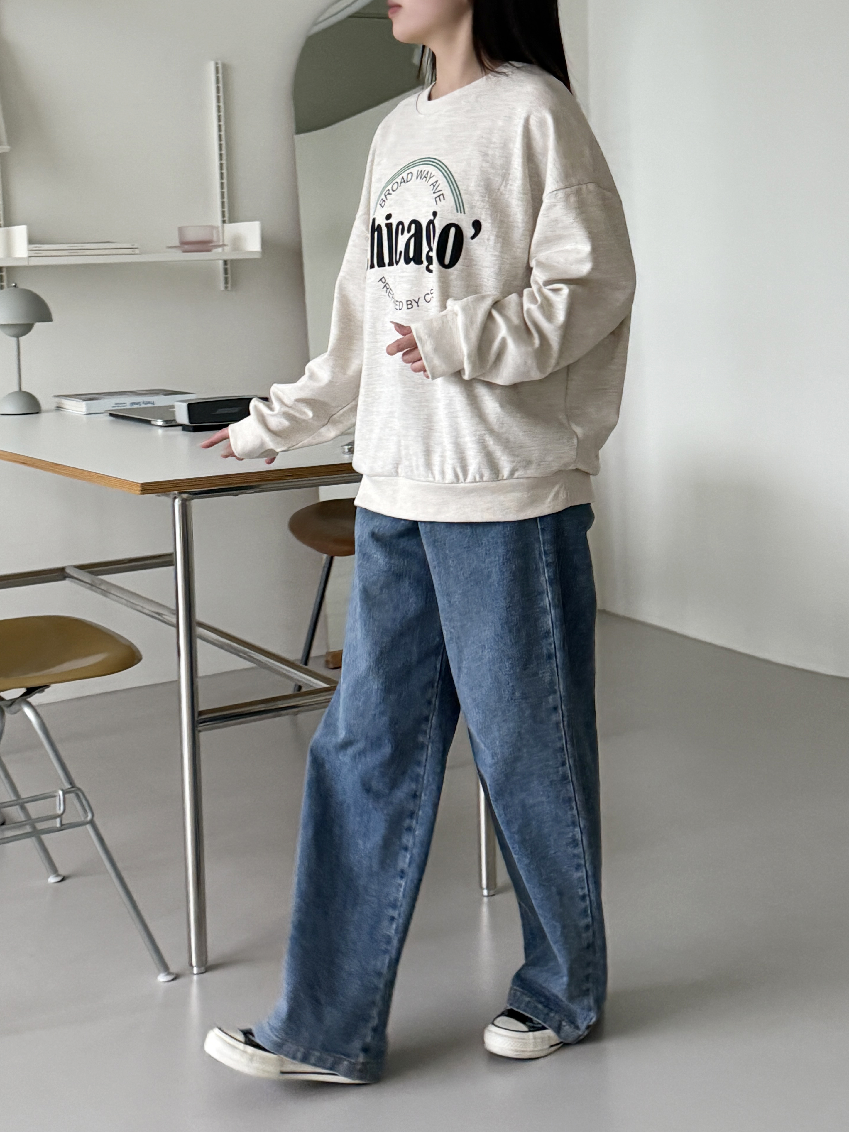 ラウンドネックルーズ長袖ロゴスウェット | 詳細画像4