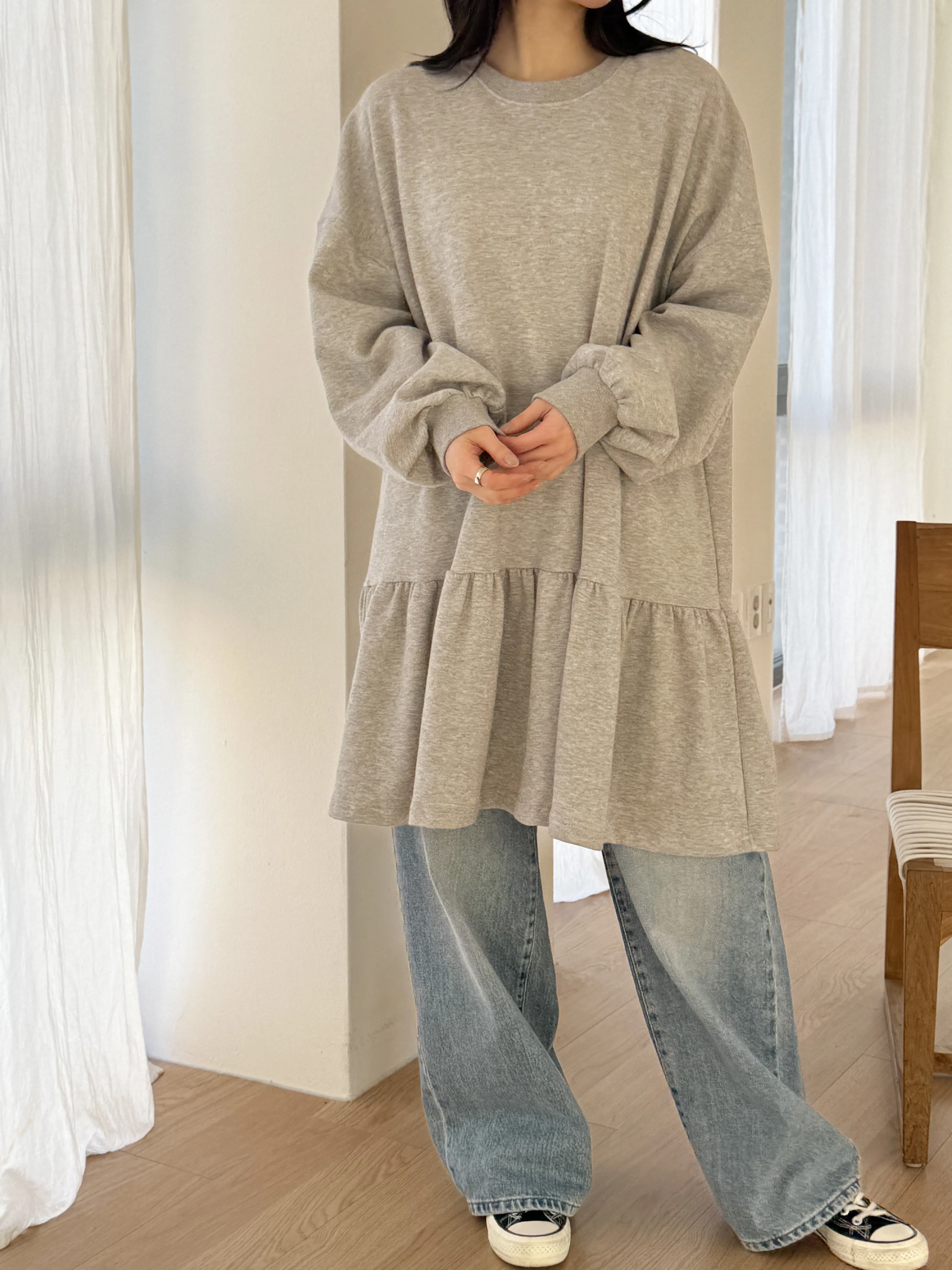 ラウンドネックフリル長袖ミディワンピーストレーニング | 詳細画像1