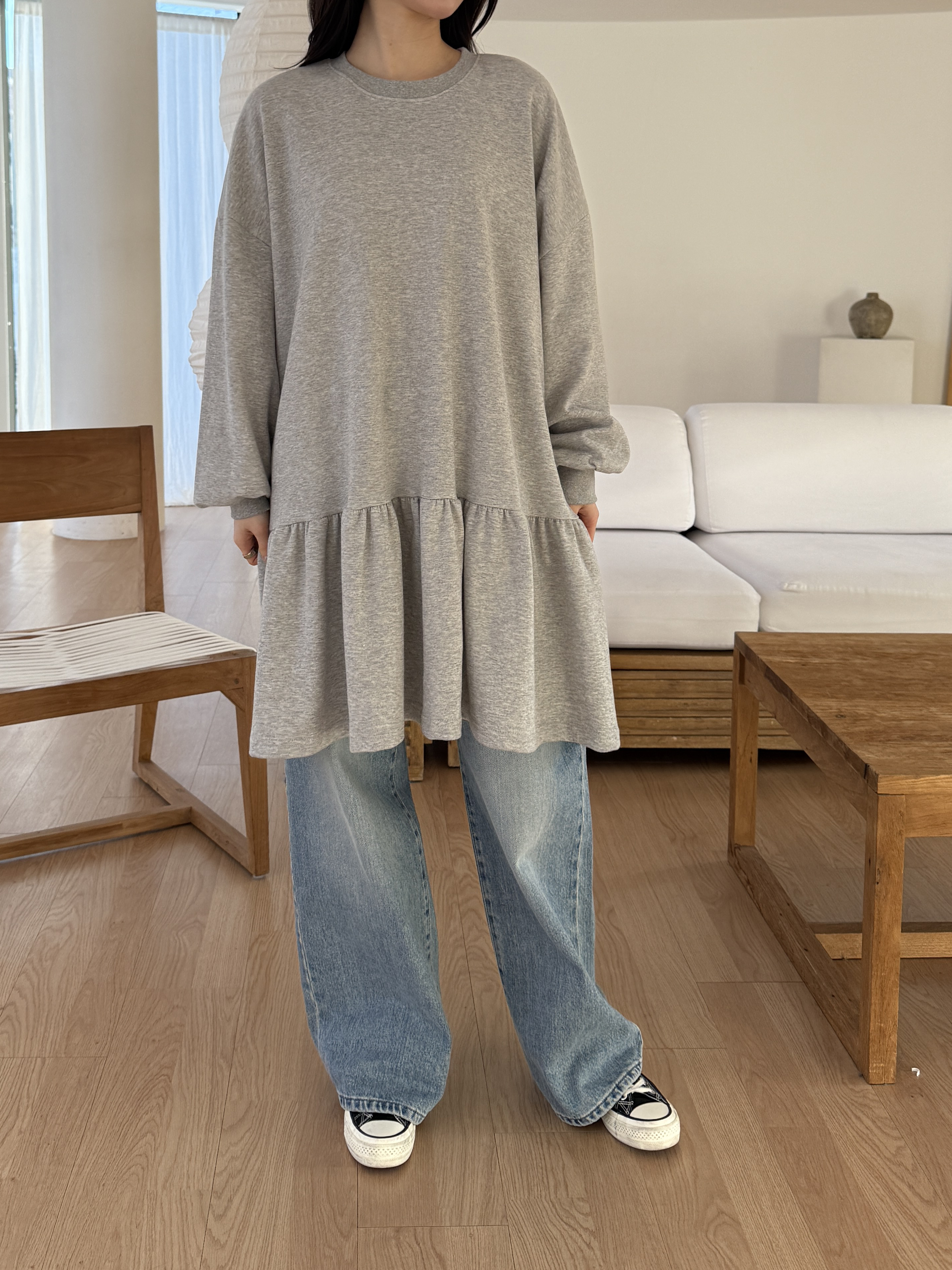 ラウンドネックフリル長袖ミディワンピーストレーニング | 詳細画像2