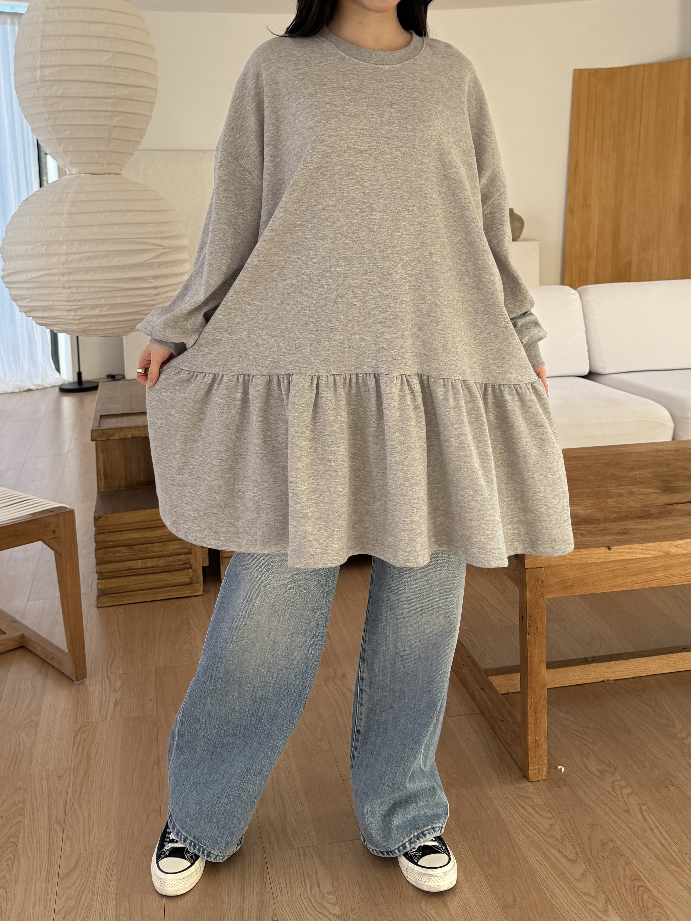 ラウンドネックフリル長袖ミディワンピーストレーニング | 詳細画像3