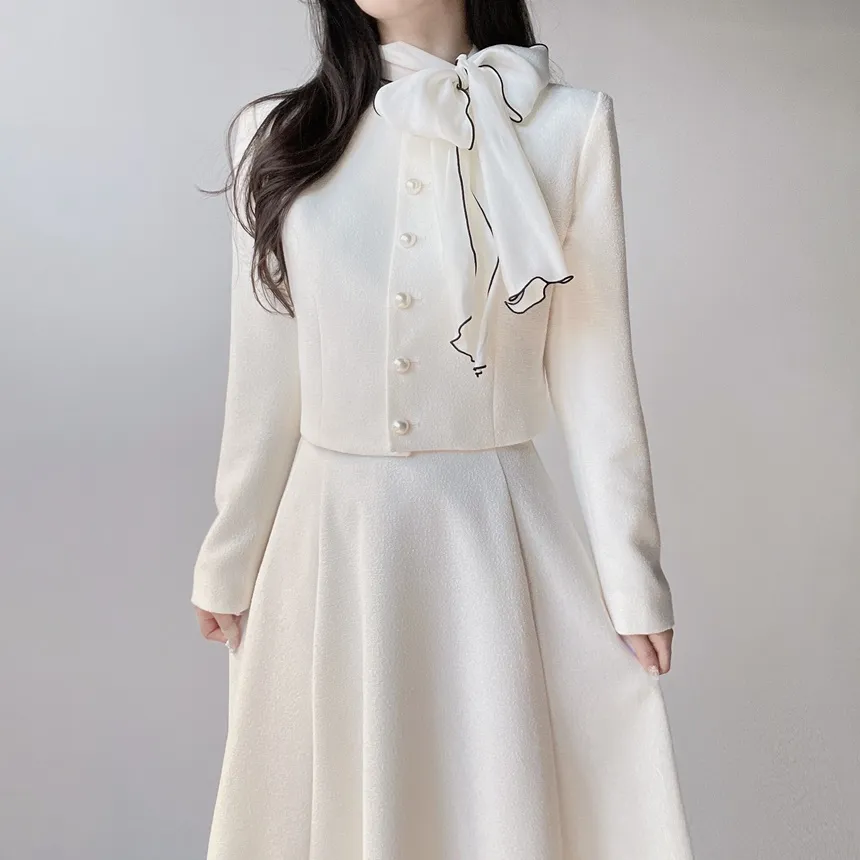 ツイードラウンドネックパール調ボタン肩パッドジャケットスカーフ付 | mirangmirang | 詳細画像2