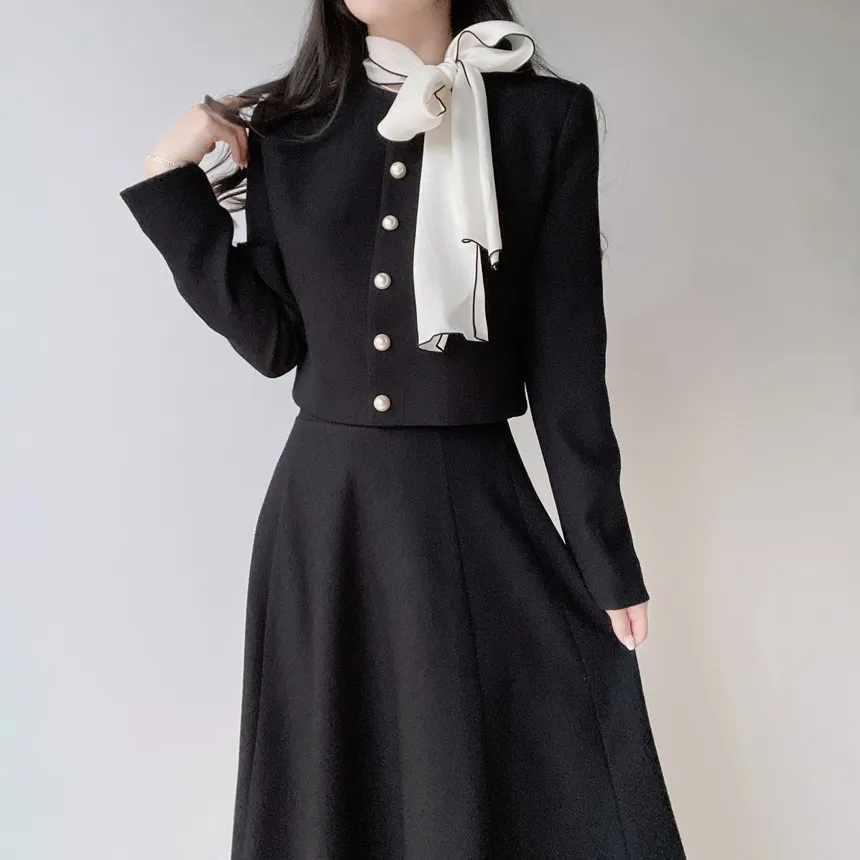 ツイードラウンドネックパール調ボタン肩パッドジャケットスカーフ付 | mirangmirang | 詳細画像57