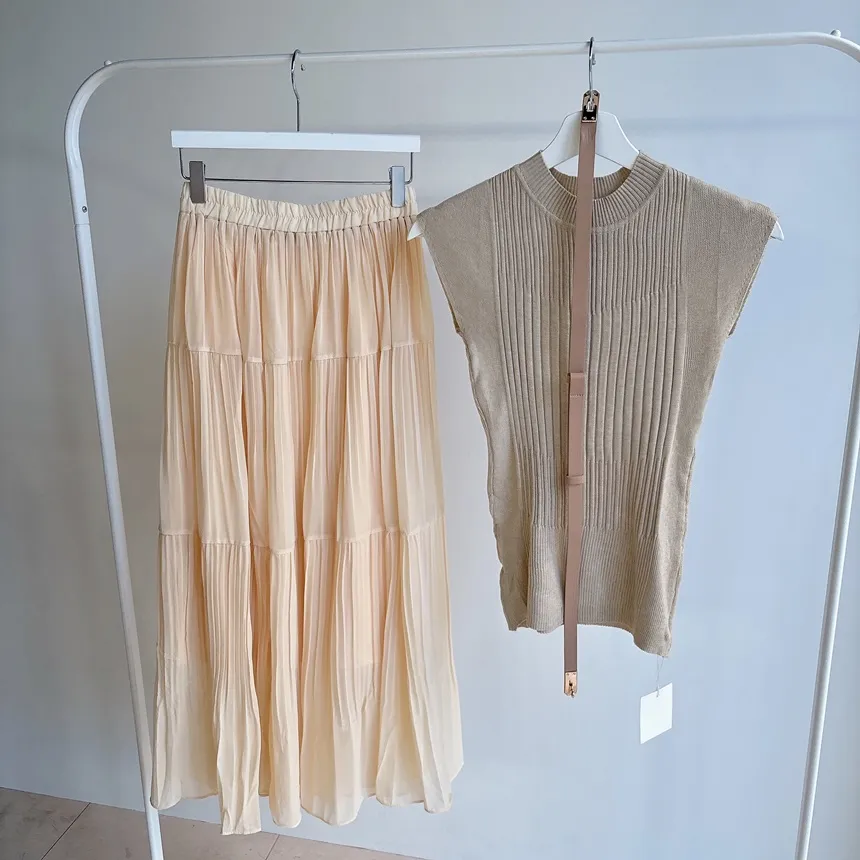 リブラウンドネックプリーツウエストゴムセットアップスカートニットベルト付 | mirangmirang | 詳細画像10