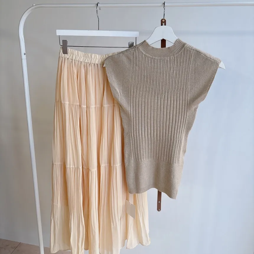 リブラウンドネックプリーツウエストゴムセットアップスカートニットベルト付 | mirangmirang | 詳細画像13