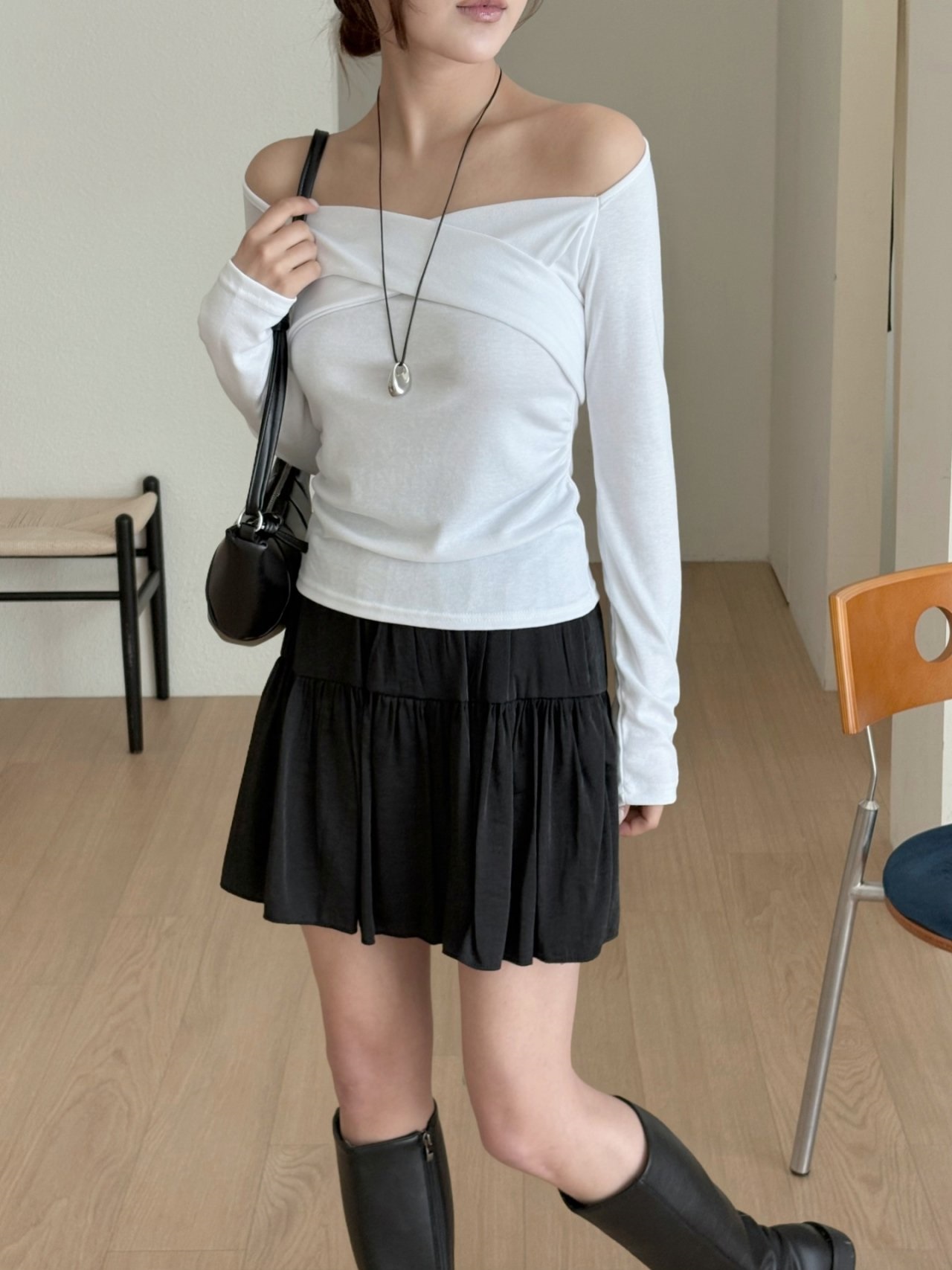 オフショルダーシャーリング長袖Tシャツ | 詳細画像10