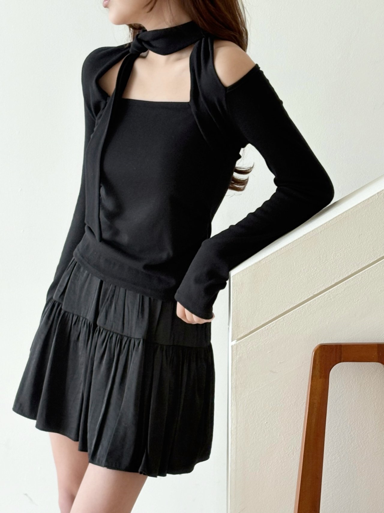 オフショルダーシャーリング長袖Tシャツ | 詳細画像13