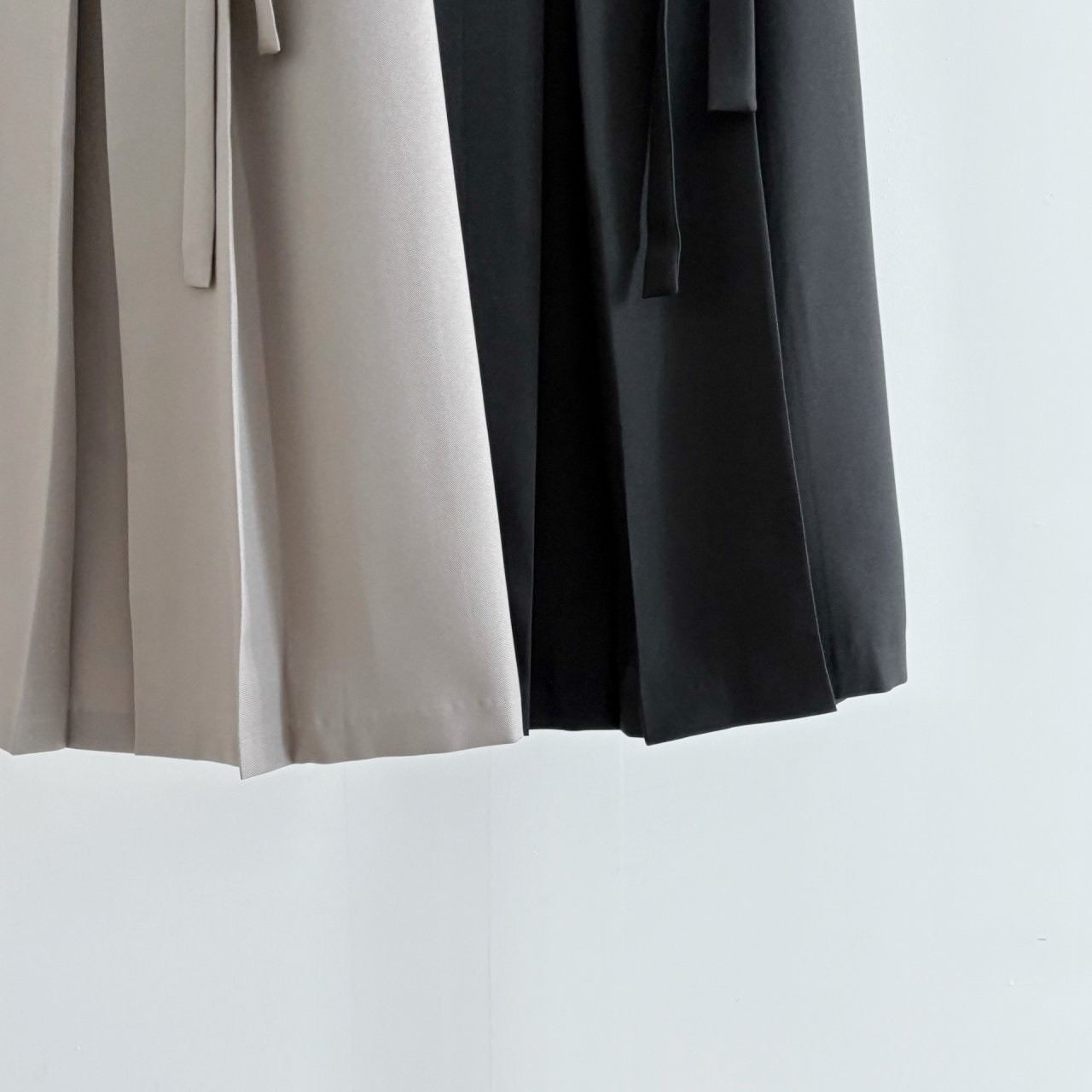 スリットピンタックバックゴムロングスカートストラップ付 | 詳細画像17