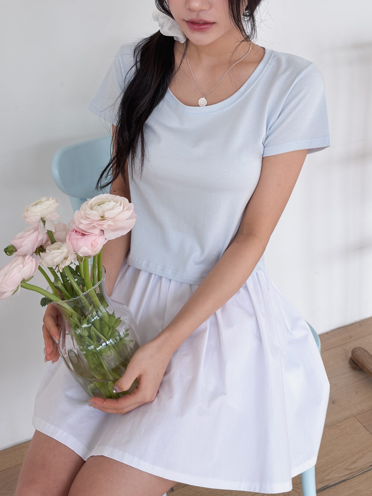 Uネックシンプルベーシッククロップド半袖無地Tシャツ | 詳細画像4