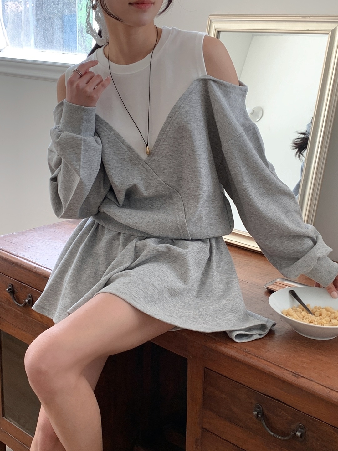 ポケットウエストゴムショートオープンショルダー長袖ダイアゴナル配色セットアップ | 詳細画像2