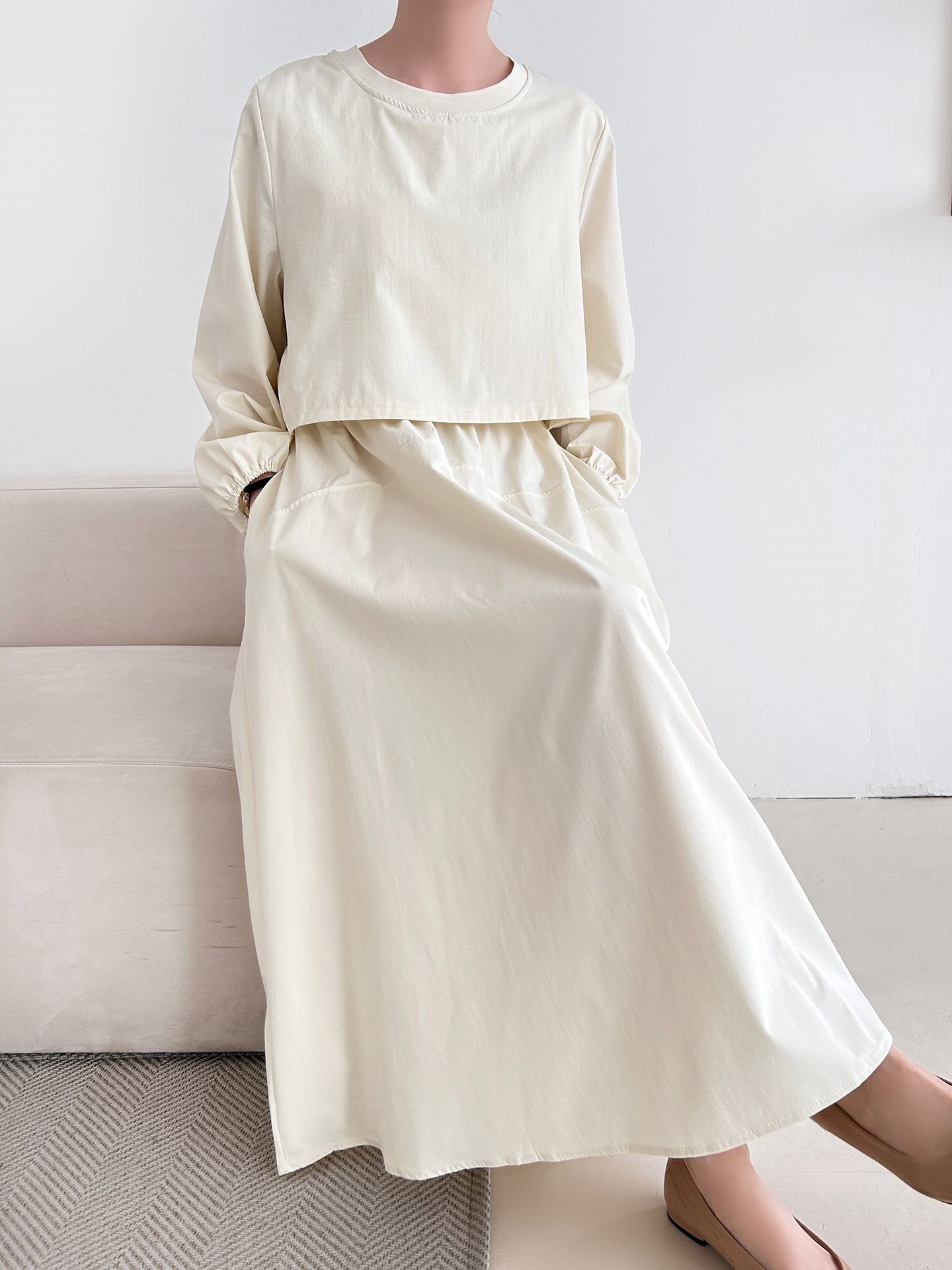 ラウンドネックシャーリングパフスリーブレイヤード風ロング長袖フレアAライン無地ワンピース | 詳細画像3