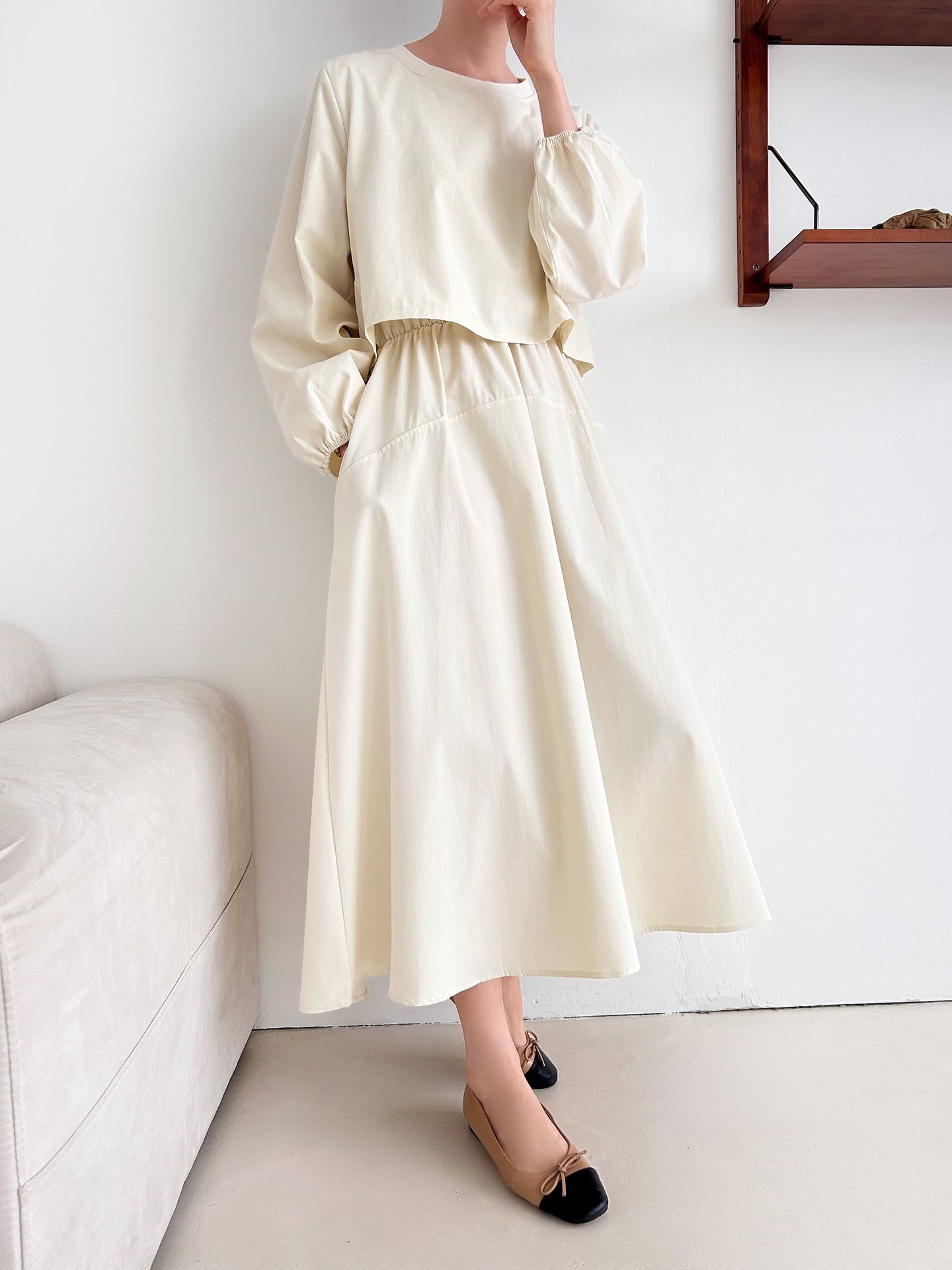 ラウンドネックシャーリングパフスリーブレイヤード風ロング長袖フレアAライン無地ワンピース | 詳細画像6