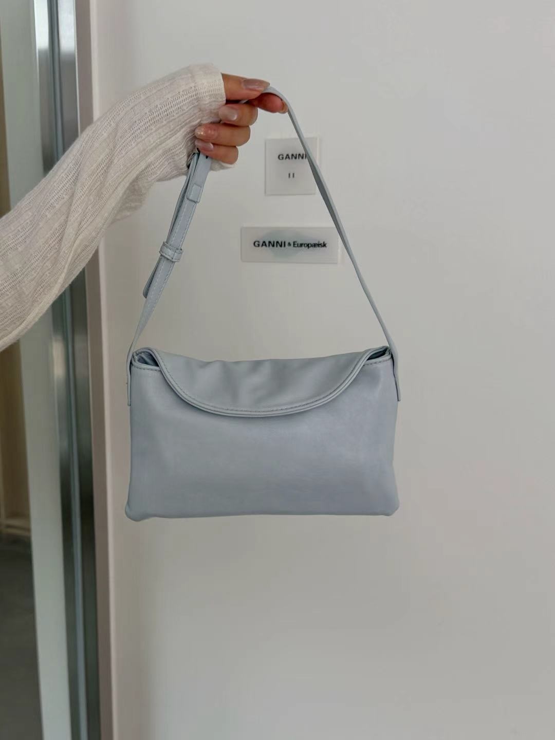 レザー調ジップアップバックルポケットループマグネットボタン無地ショルダーバッグ | 詳細画像9