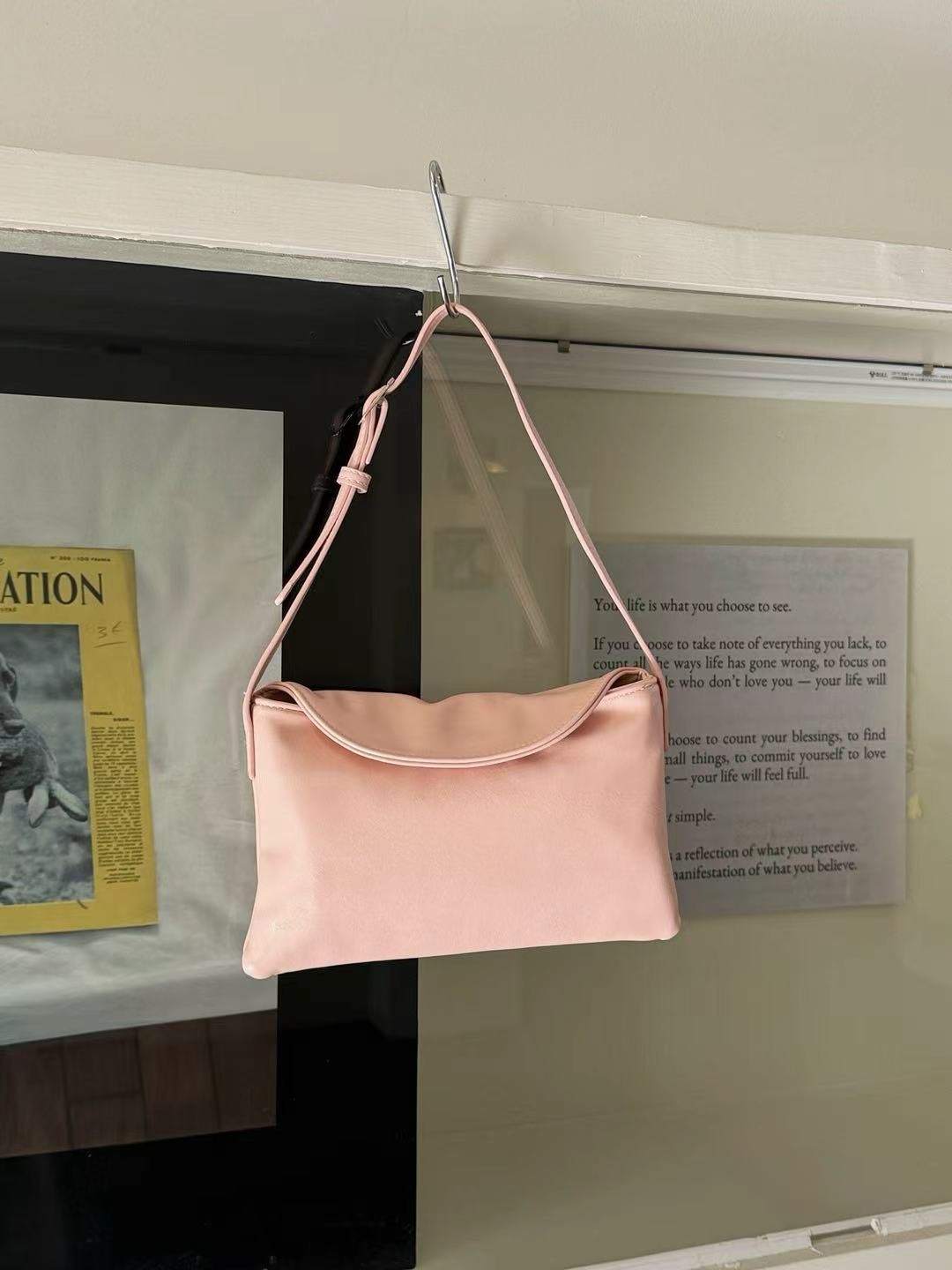 レザー調ジップアップバックルポケットループマグネットボタン無地ショルダーバッグ | 詳細画像11