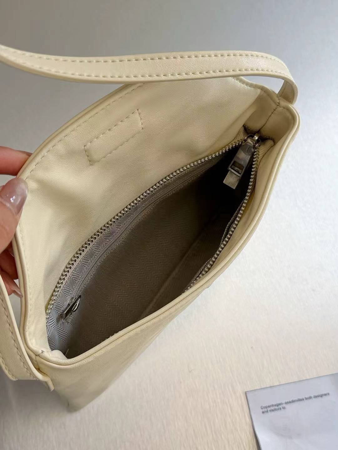 レザー調ジップアップバックルポケットループマグネットボタン無地ショルダーバッグ | 詳細画像12