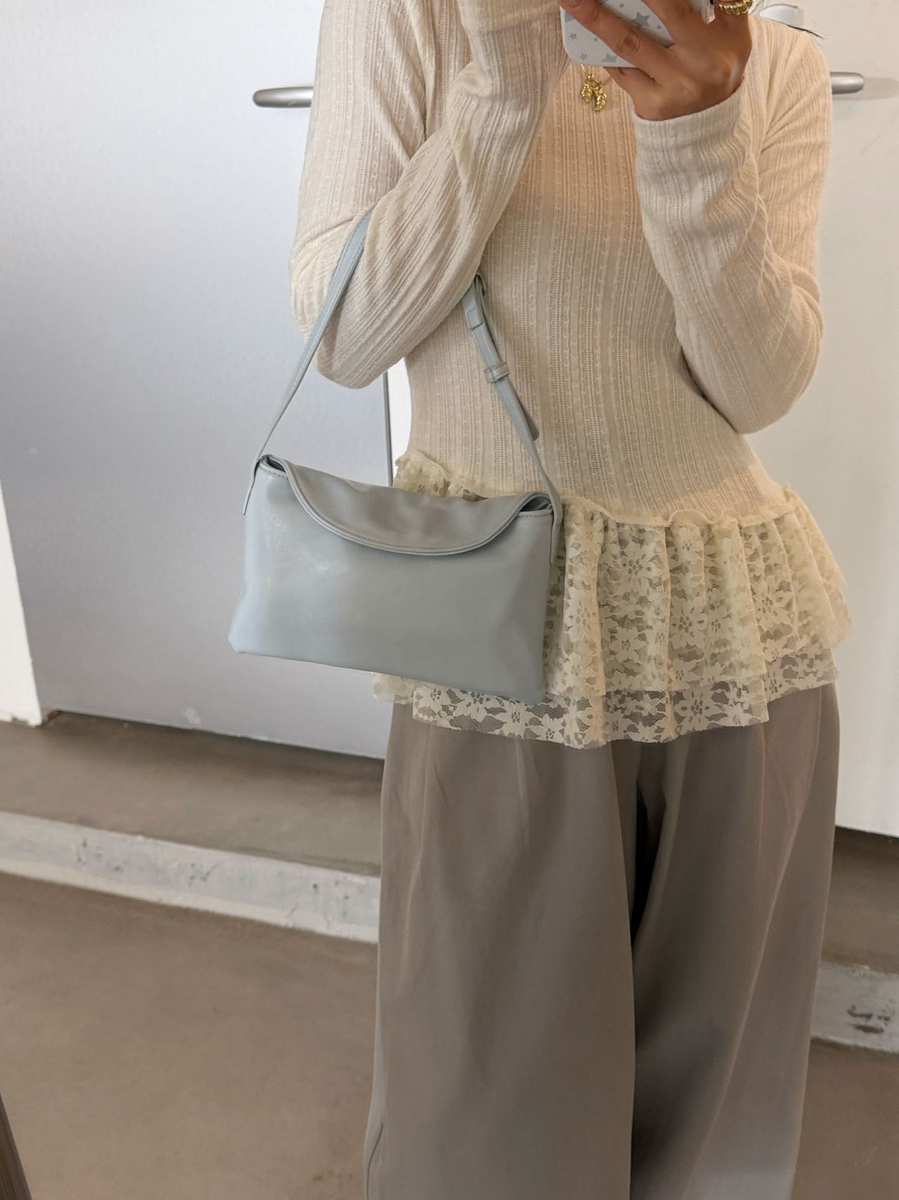 レザー調ジップアップバックルポケットループマグネットボタン無地ショルダーバッグ | 詳細画像2