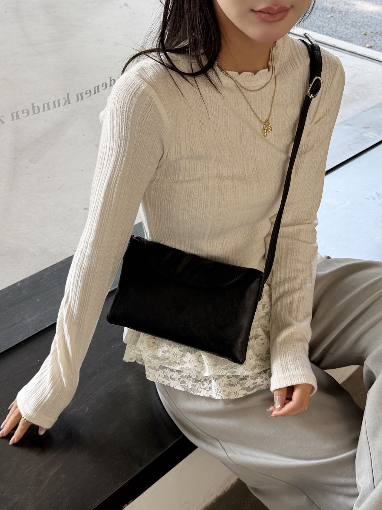 レザー調ジップアップバックルポケットループマグネットボタン無地ショルダーバッグ | 詳細画像7