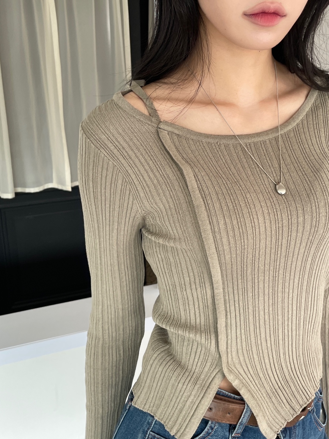 リブアンバランスネックスリットスリムベルスリーブアンバランス長袖無地ニット | 詳細画像9