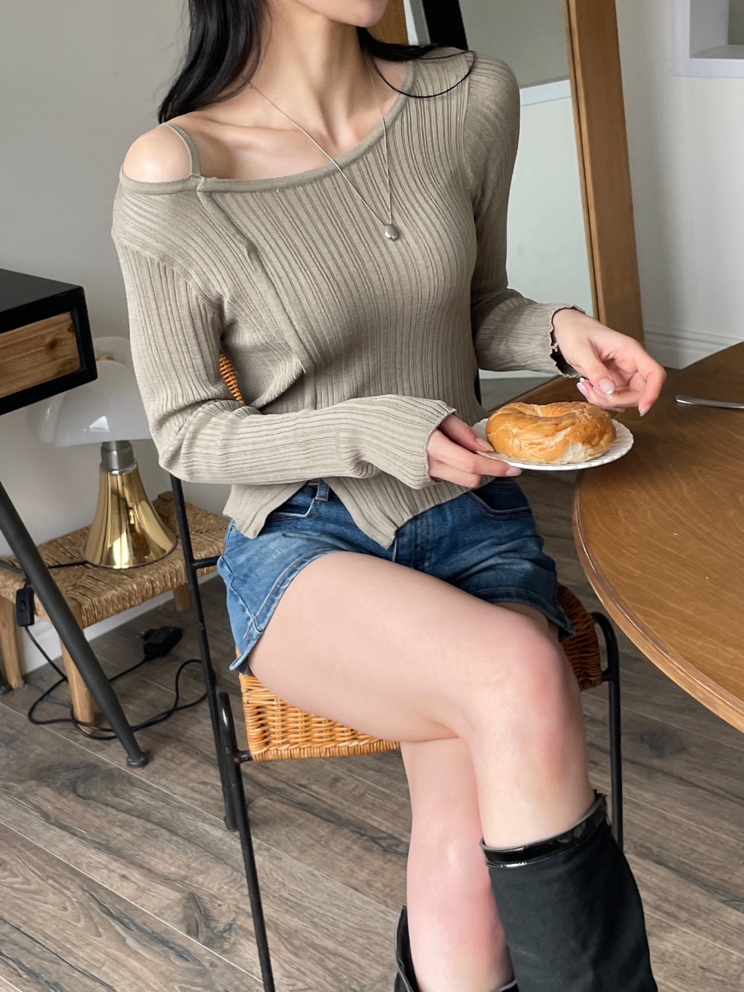 リブアンバランスネックスリットスリムベルスリーブアンバランス長袖無地ニット | 詳細画像8