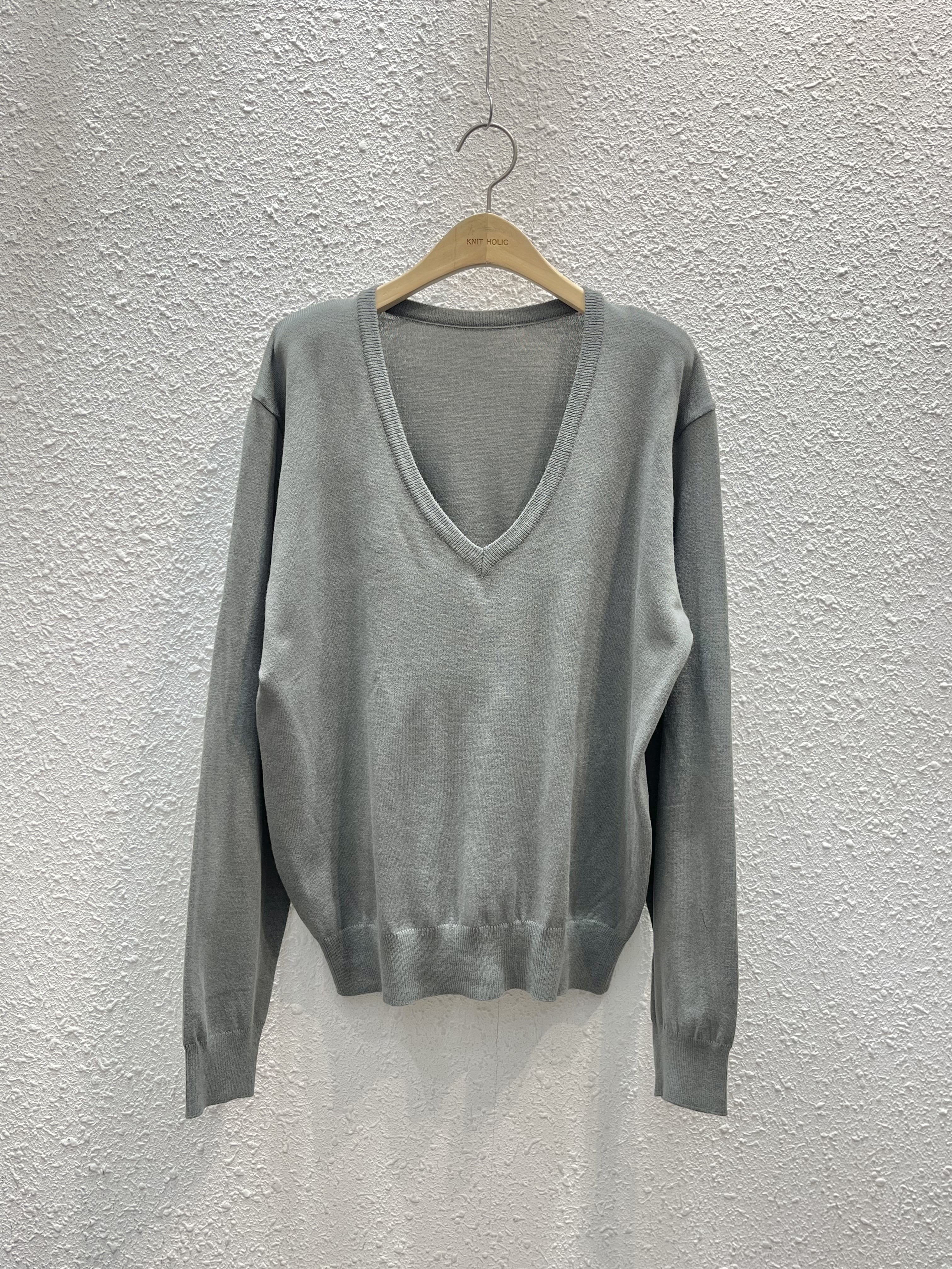 Vネックルーズ長袖無地ニット | 詳細画像15