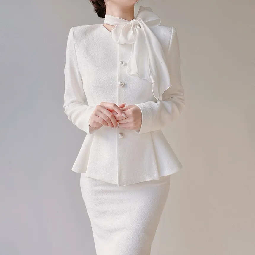 ツイードラウンドネックパール調ボタン肩パッドペプラムジャケットスカーフ付 | mirangmirang | 詳細画像3