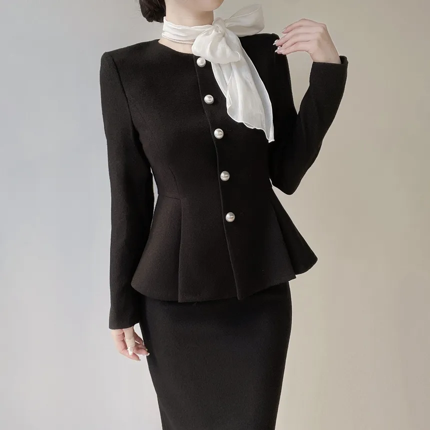 ツイードラウンドネックパール調ボタン肩パッドペプラムジャケットスカーフ付 | mirangmirang | 詳細画像28