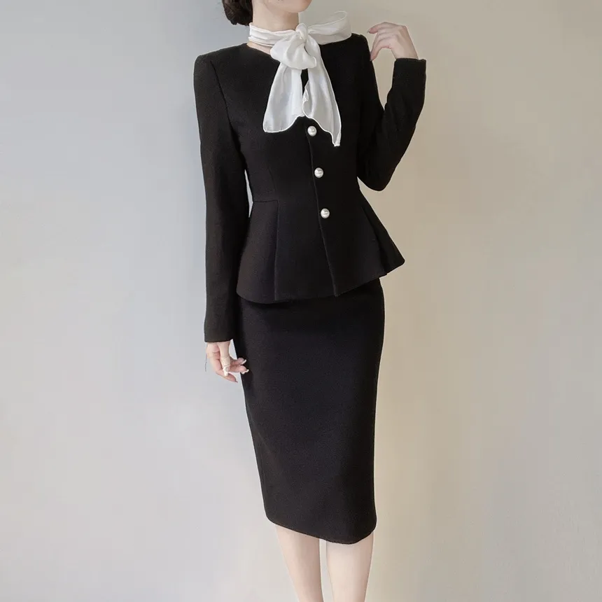 ツイードラウンドネックパール調ボタン肩パッドペプラムジャケットスカーフ付 | mirangmirang | 詳細画像41