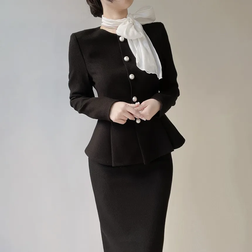 ツイードラウンドネックパール調ボタン肩パッドペプラムジャケットスカーフ付 | mirangmirang | 詳細画像43