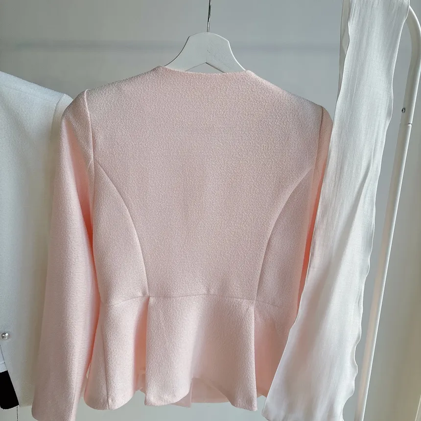 ツイードラウンドネックパール調ボタン肩パッドペプラムジャケットスカーフ付 | mirangmirang | 詳細画像61