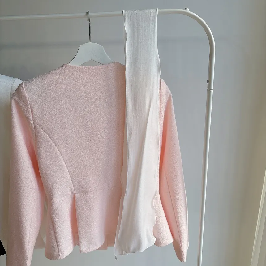 ツイードラウンドネックパール調ボタン肩パッドペプラムジャケットスカーフ付 | mirangmirang | 詳細画像63