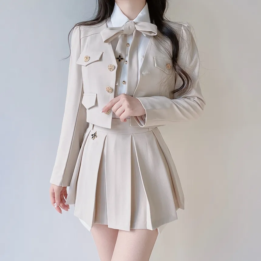 Vネックゴールドボタンクロップドフェイクポケットジャケット | mirangmirang | 詳細画像39