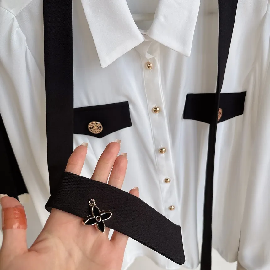 ゴールドボタンフェイクポケット長袖カラー配色ブラウスストラップ付 | mirangmirang | 詳細画像49