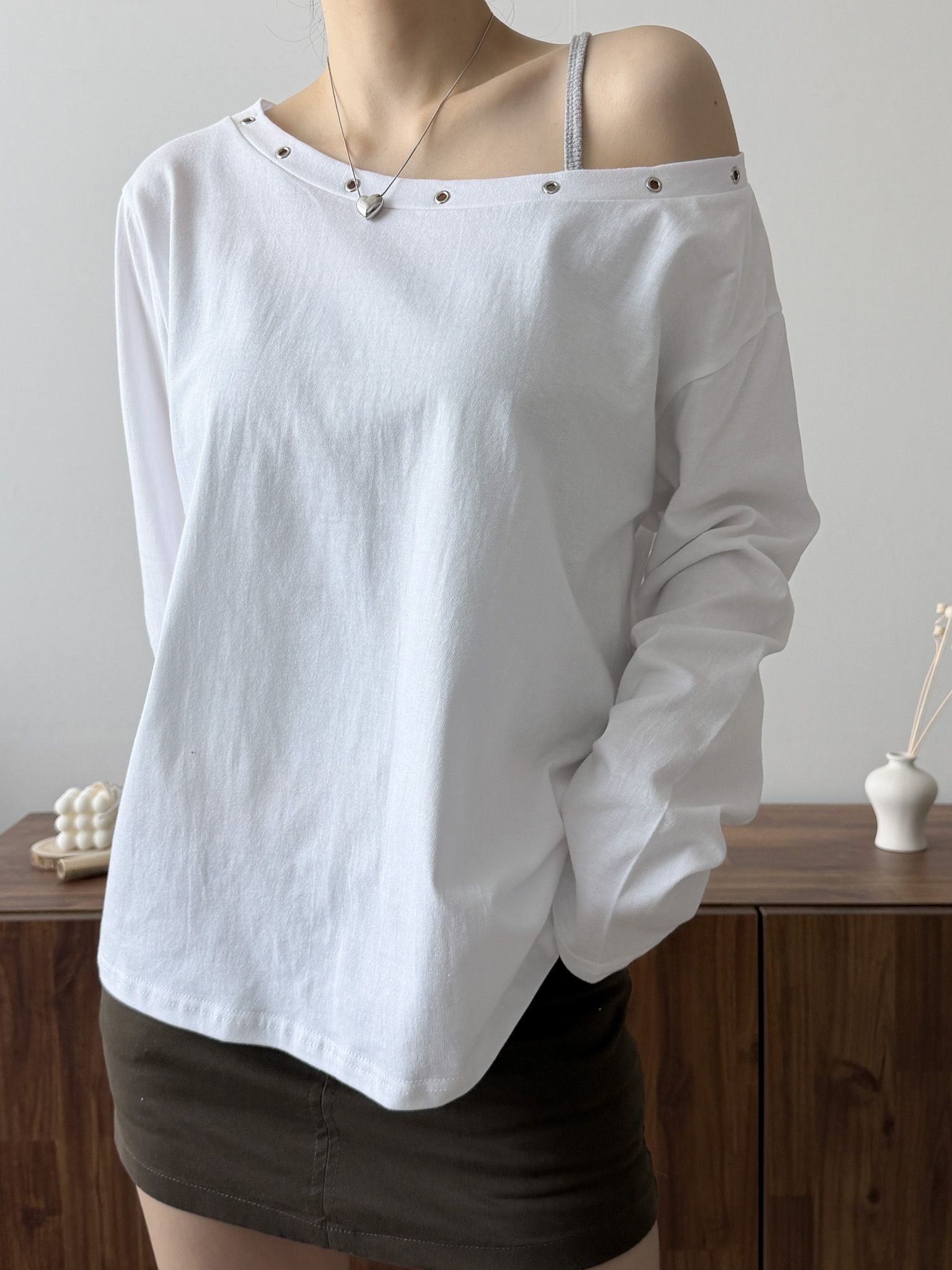 コットンラウンドネックベーシック長袖アイレットTシャツ | 詳細画像5