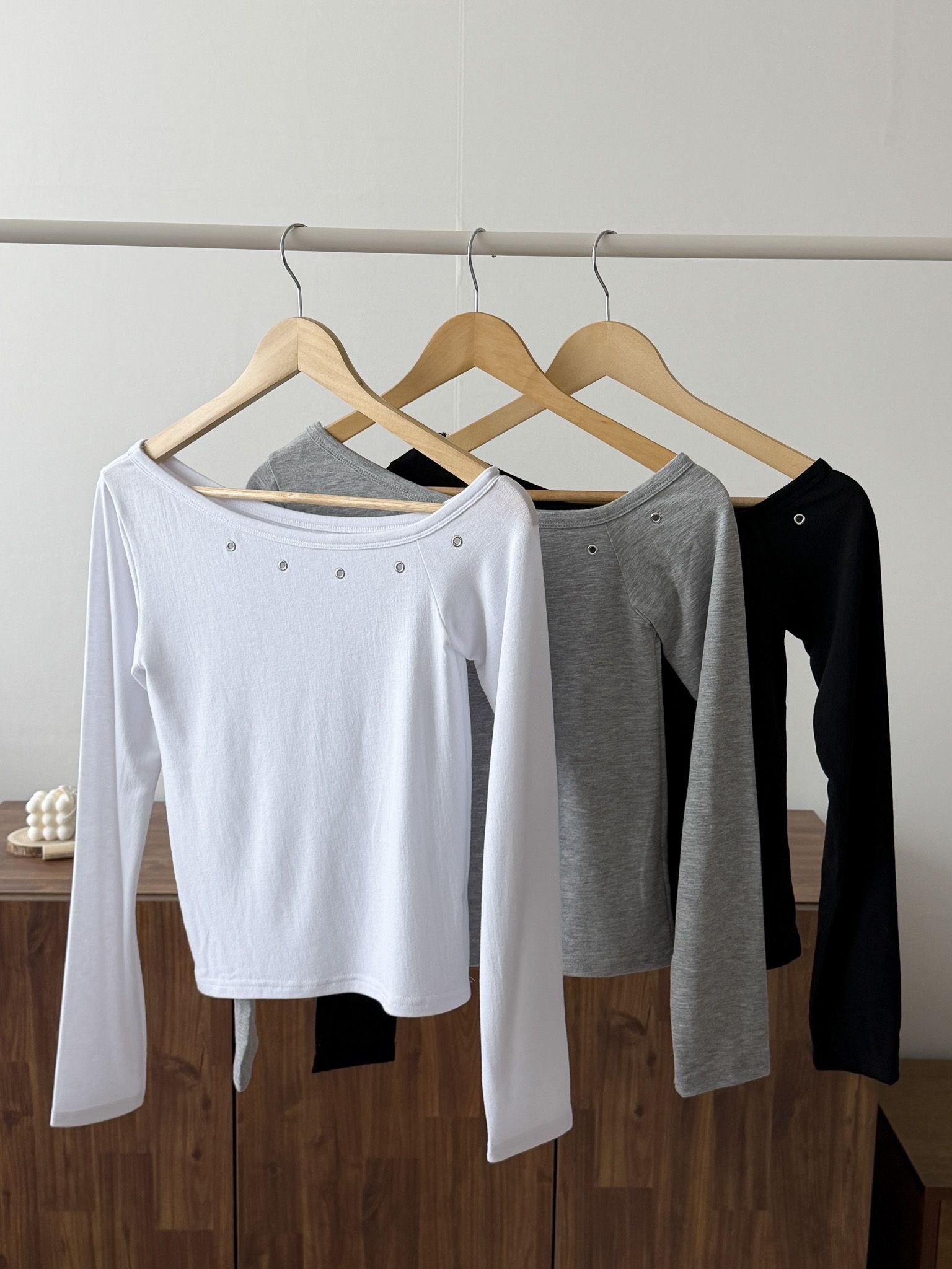 オフショルダーワンショルダーベーシック長袖アイレットTシャツ | 詳細画像6